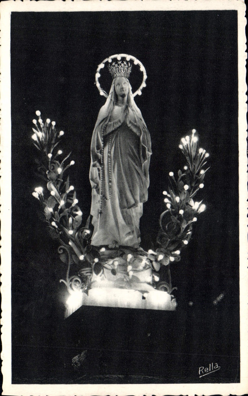 CPA Lourdes Htes Pyrenees La Vierge Couronnee Illuminee 