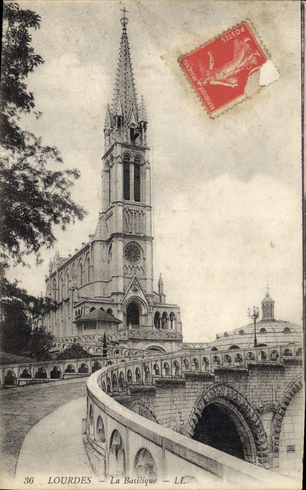 CPA Lourdes La Basilique 
