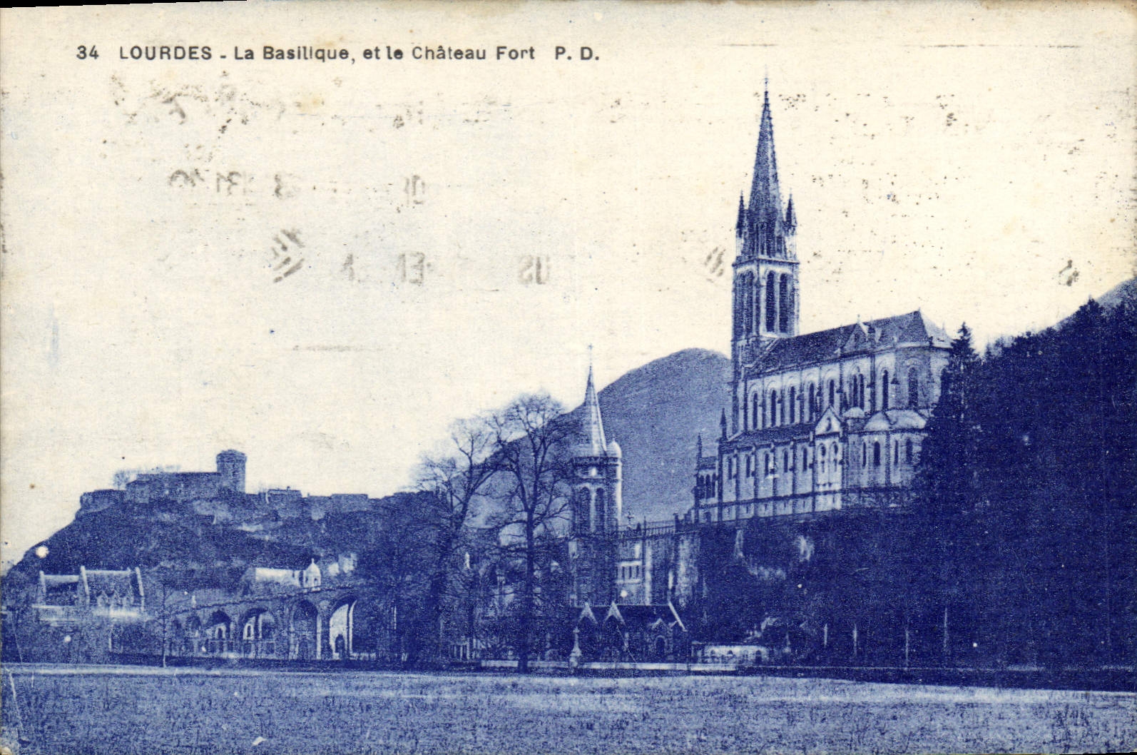 CPA Lourdes La Basilique et le Chateau Fort 