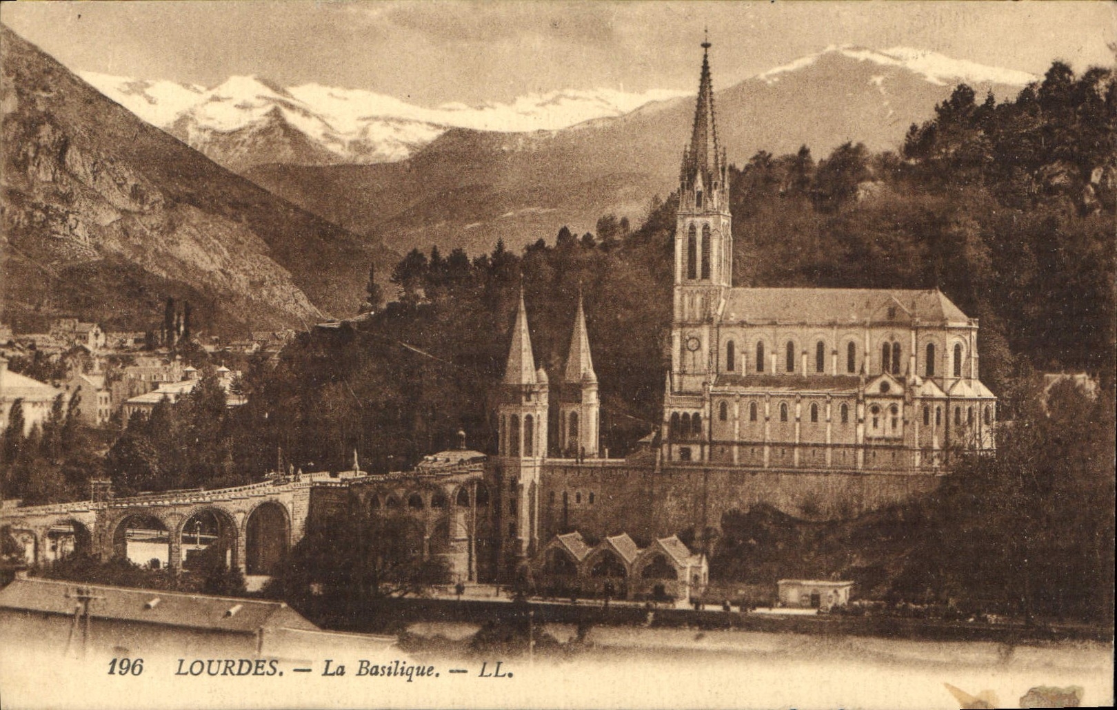 CPA Lourdes La Basilique 