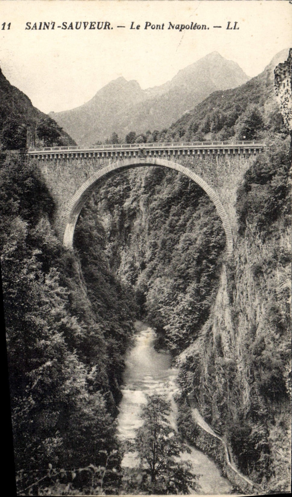 CPA Saint Sauveur Le Pont Napoleon 