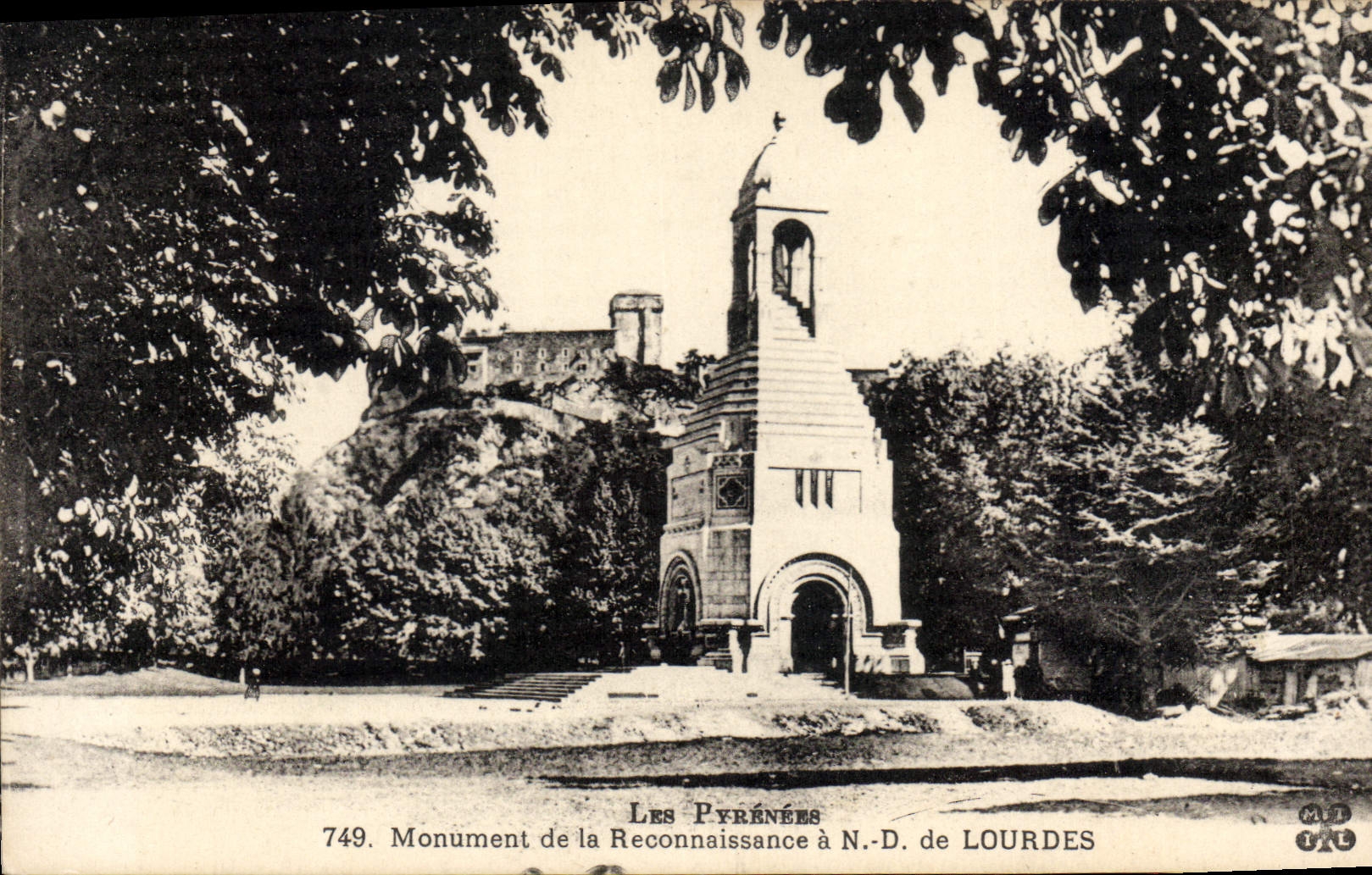 CPA Les Pyrenees Monument de la Reconnaissance a N D de Lourdes 