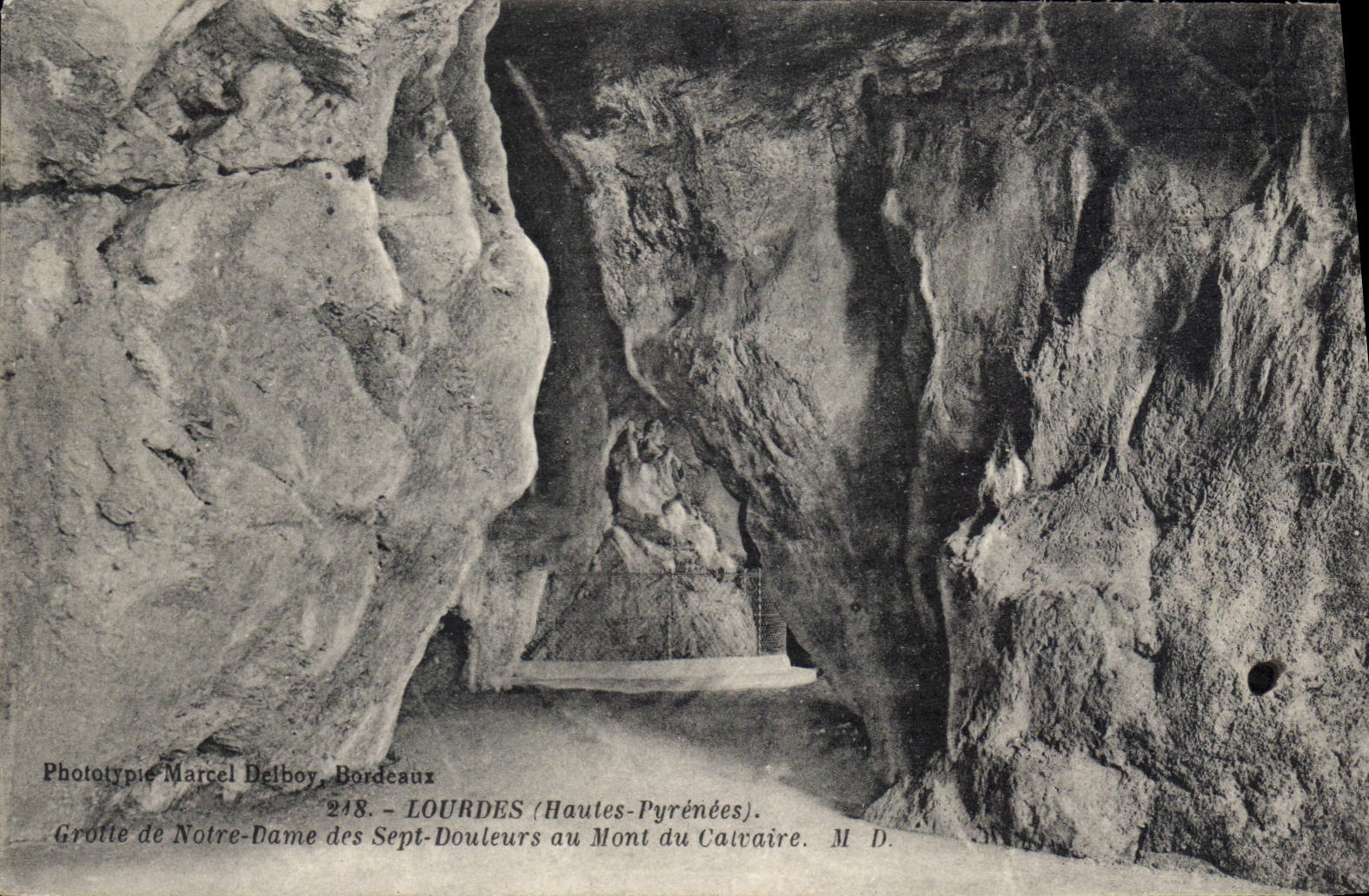 CPA Lourdes Hautes Pyrenees Grotte de Notre Dame des Sept Douleurs au Mont du Calvaire 