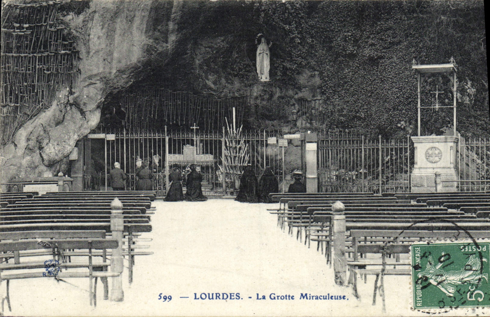 CPA Lourdes La Grotte Miraculeuse 