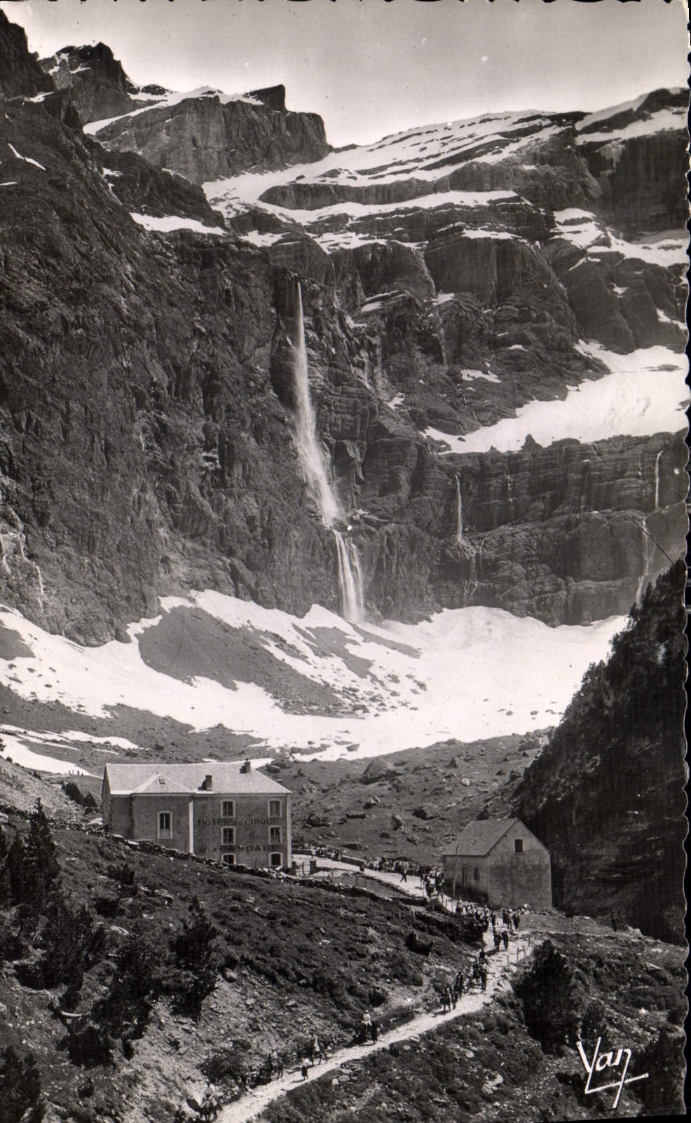 CPA Gavarnie L'Hotel du Cirque et la Grande Cascade 