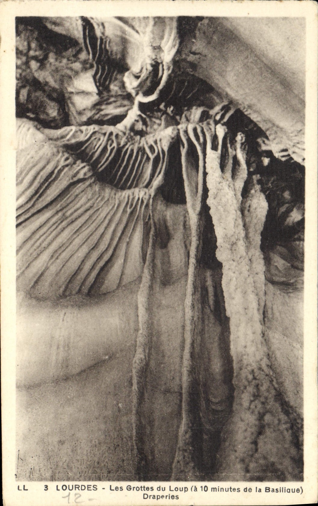 CPA Lourdes Les Grottes du Loup Draperies 