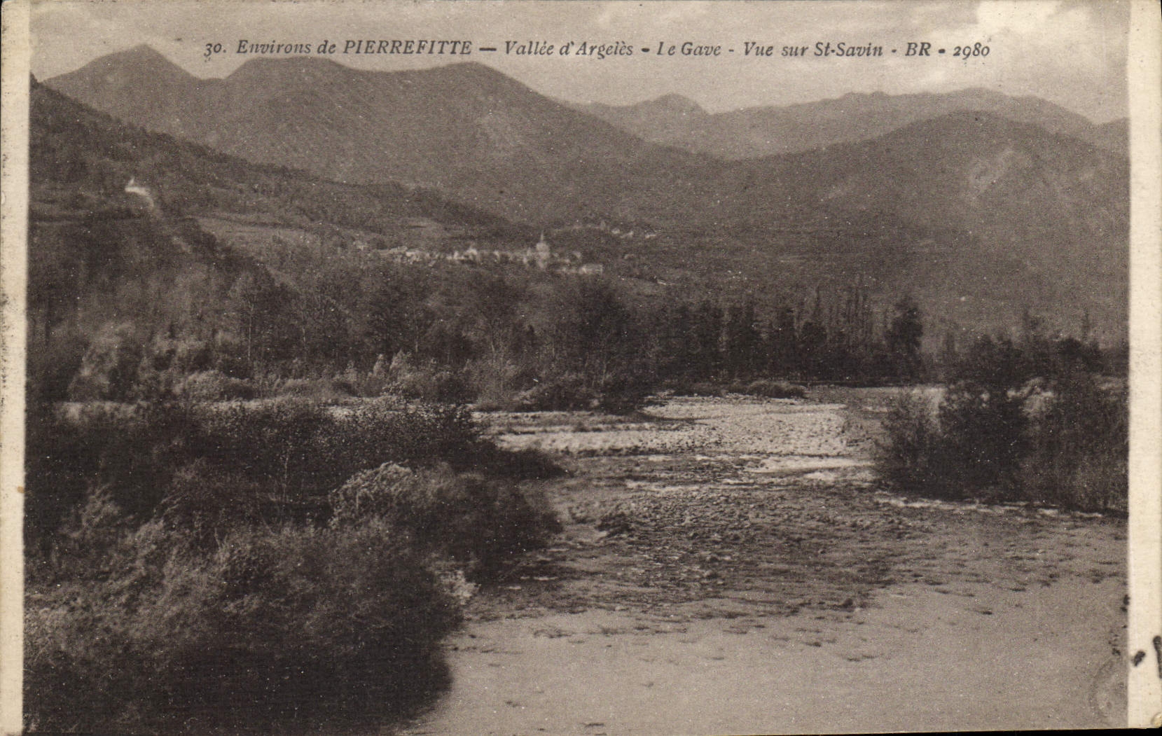 CPA Environs de Pierrefitte Vallee d'Argeles Le Gave Vue sur St Savin