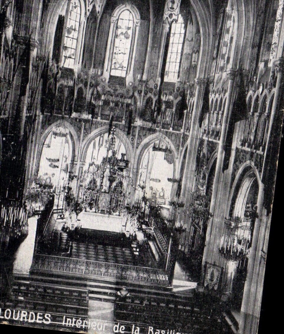 CPA Lourdes Interieur de la Basilique 