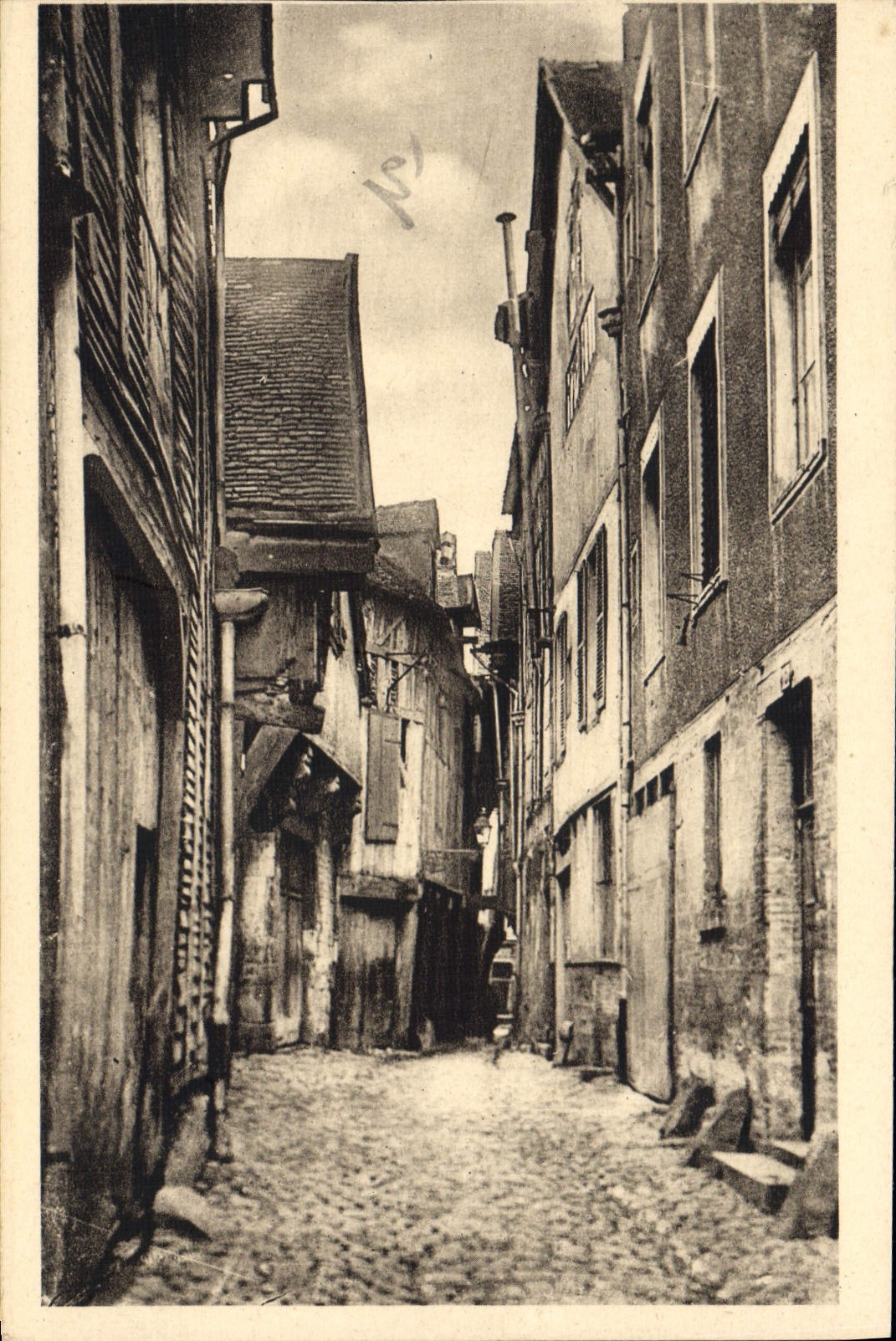 CPA Troyes Aube La Rue des Chats situee au Centre de la Ville 