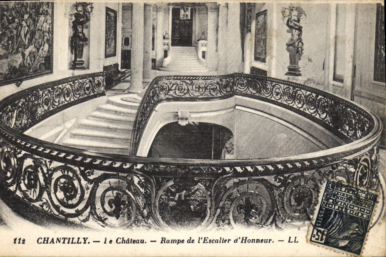 CPA Chantilly Le Chateau Rampe de l'Escalier d'Honneur 