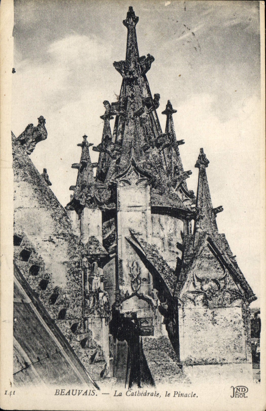 CPA Beauvais La Cathedrale Le Pinacle 