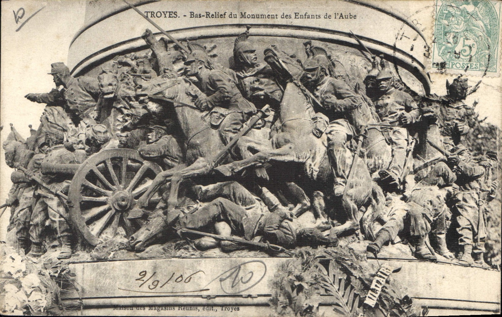CPA Troyes Bas Relief du Monument des Enfants de l'Aube 