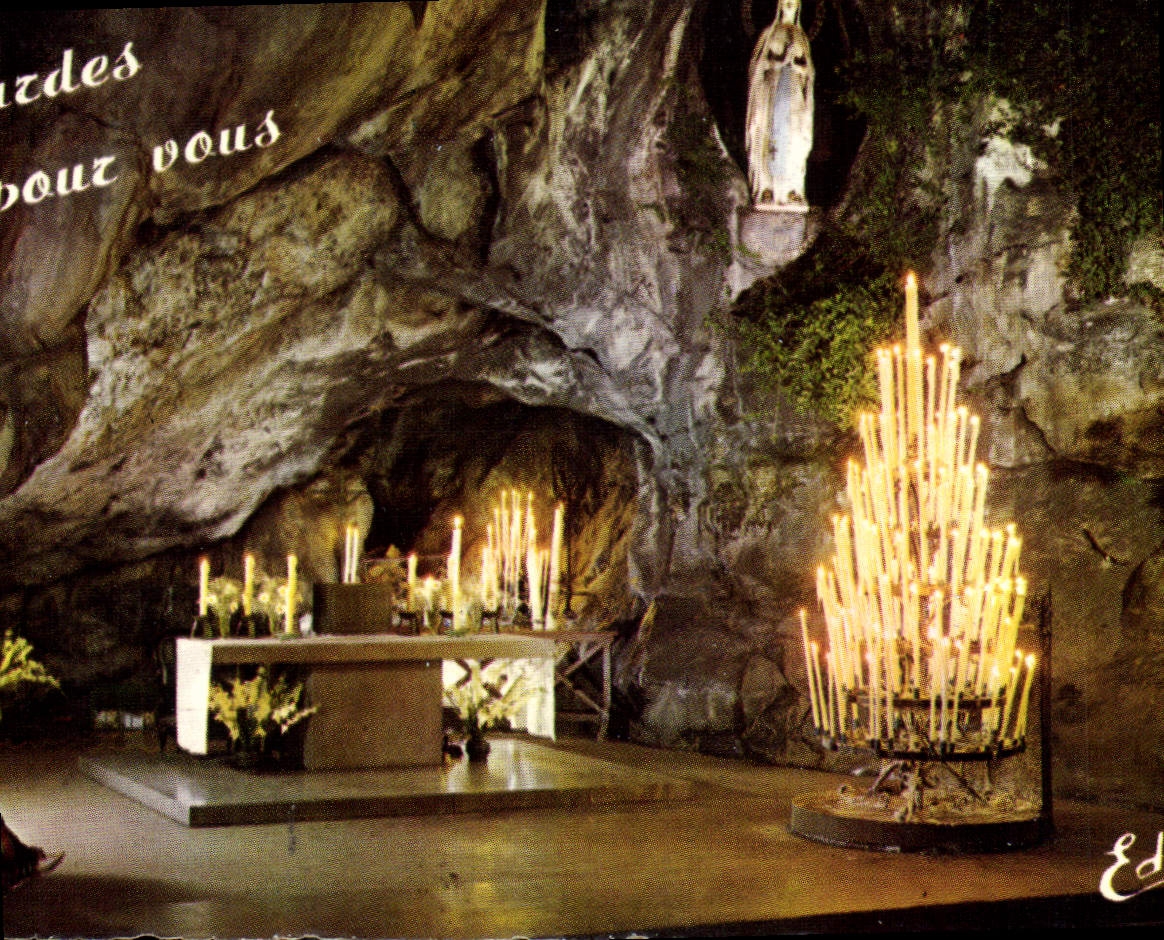 CPA Lourdes La Grotte Miraculeuse 