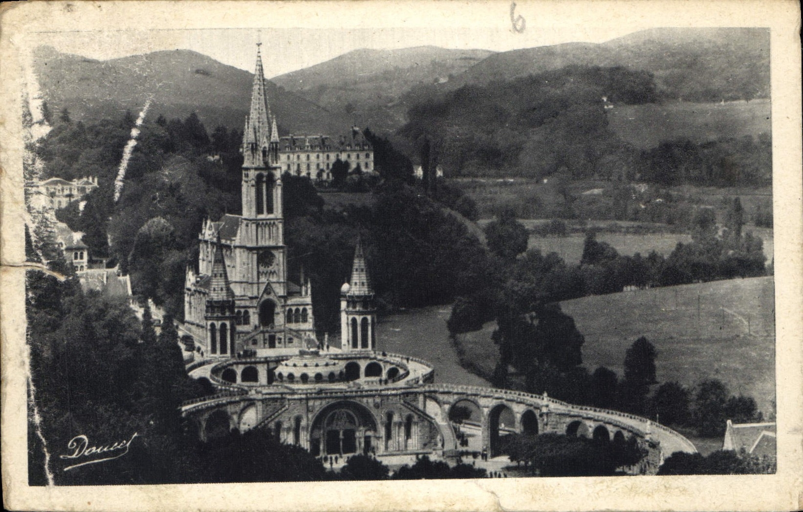 CPA Lourdes La Basilique 