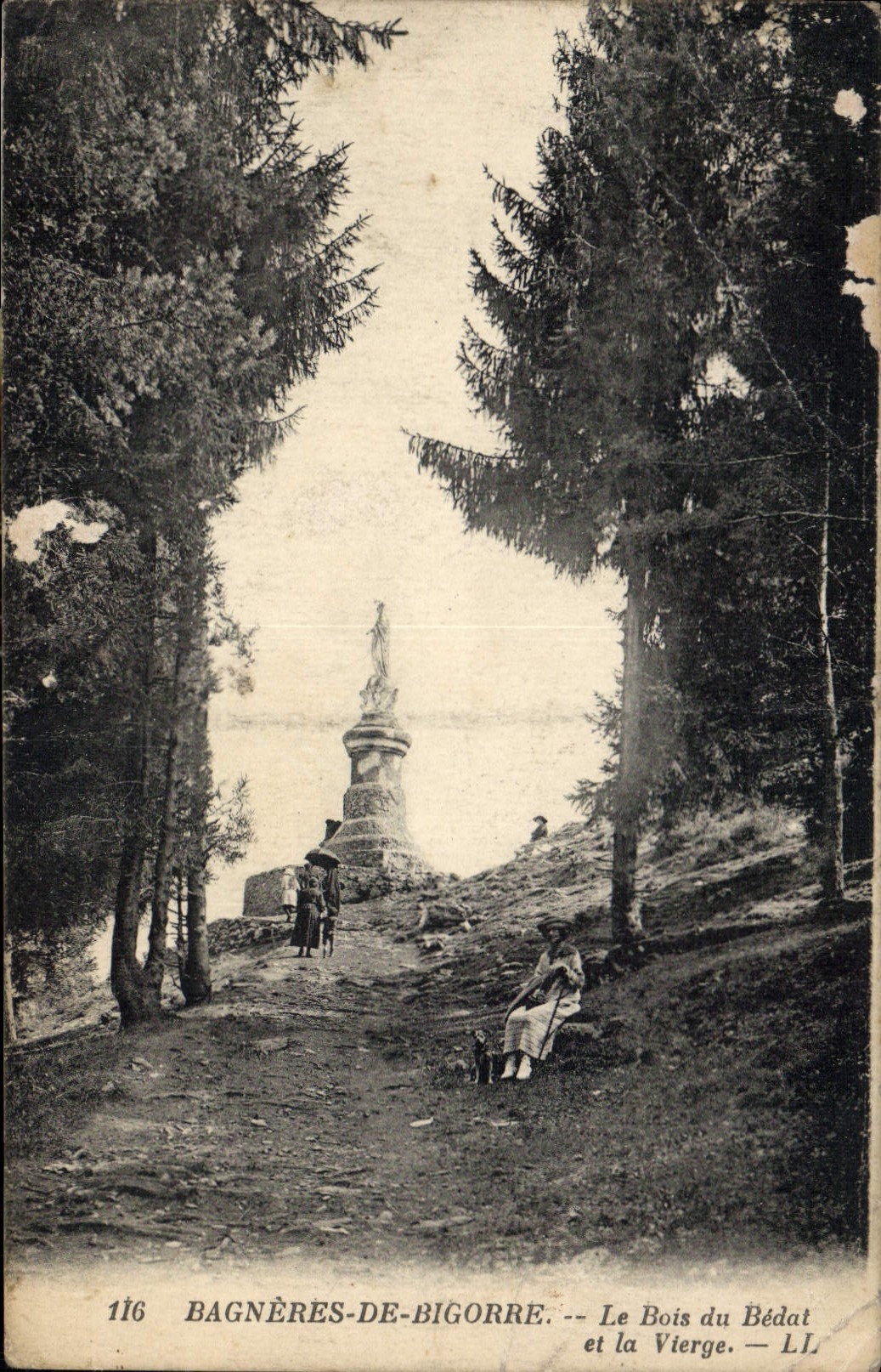 CPA Bagneres de Bigorre Le Bois du Bedat et la Vierge 