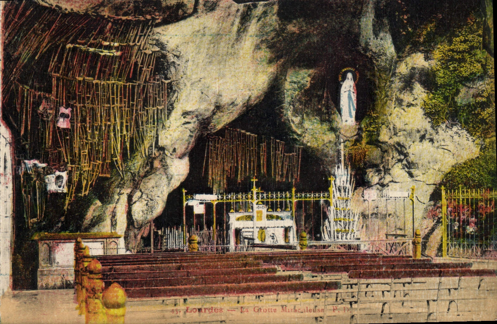 CPA Lourdes La Grotte Miraculeuse 
