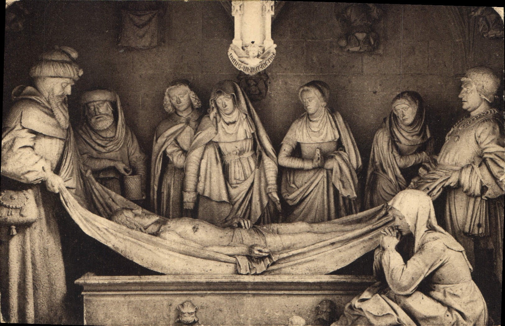 CPA Les Saints de Solesmes Les Temoins de l'Ensevelissement du Christ
