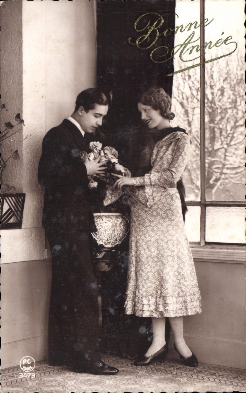 CPA Bonne Annee Femme