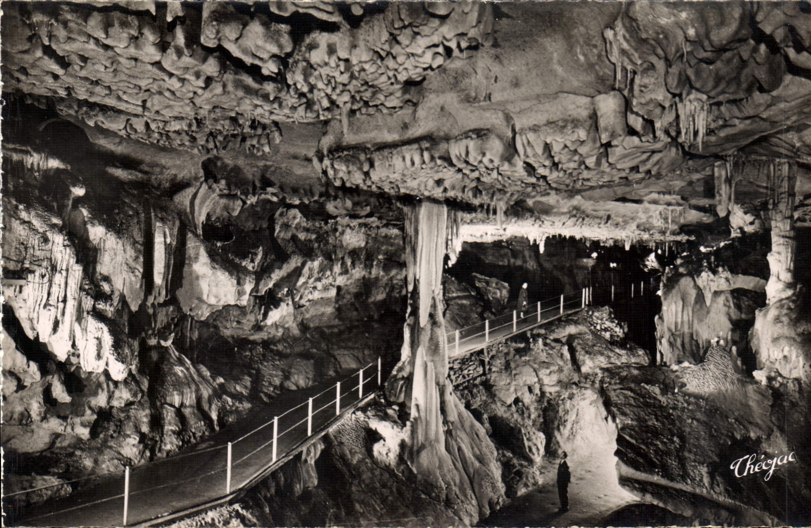 CPA Grottes de Betharram Le Passage entre la grande Salle et la salle des Lustres