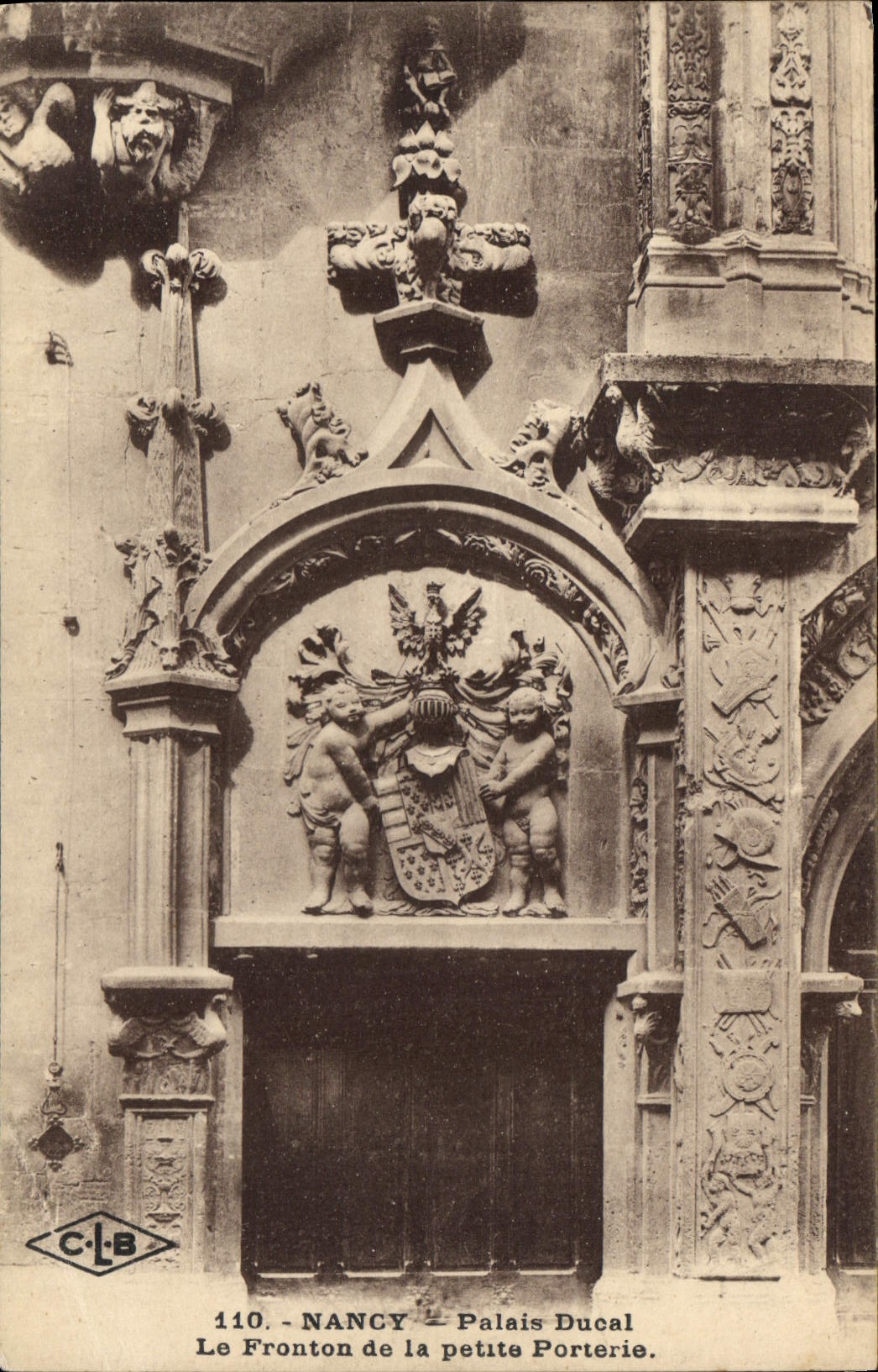 CPA Nancy Palais Ducal Le Fronton de la Petite Porterie 