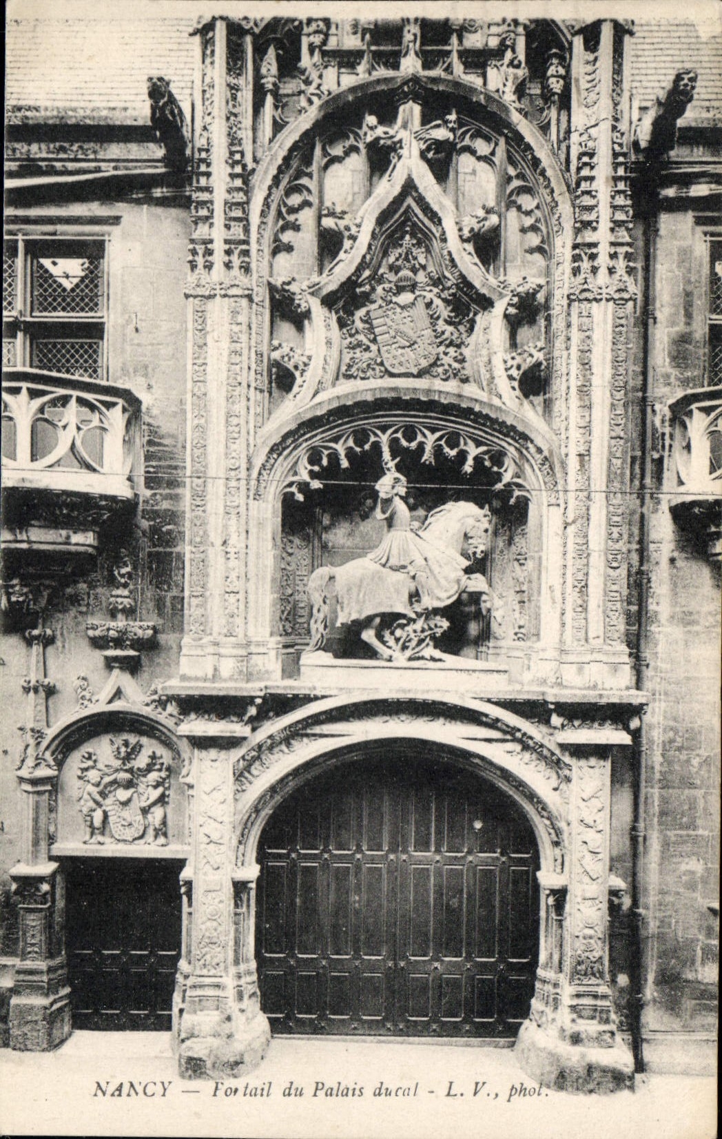 CPA Nancy Portail du Palais Ducal 