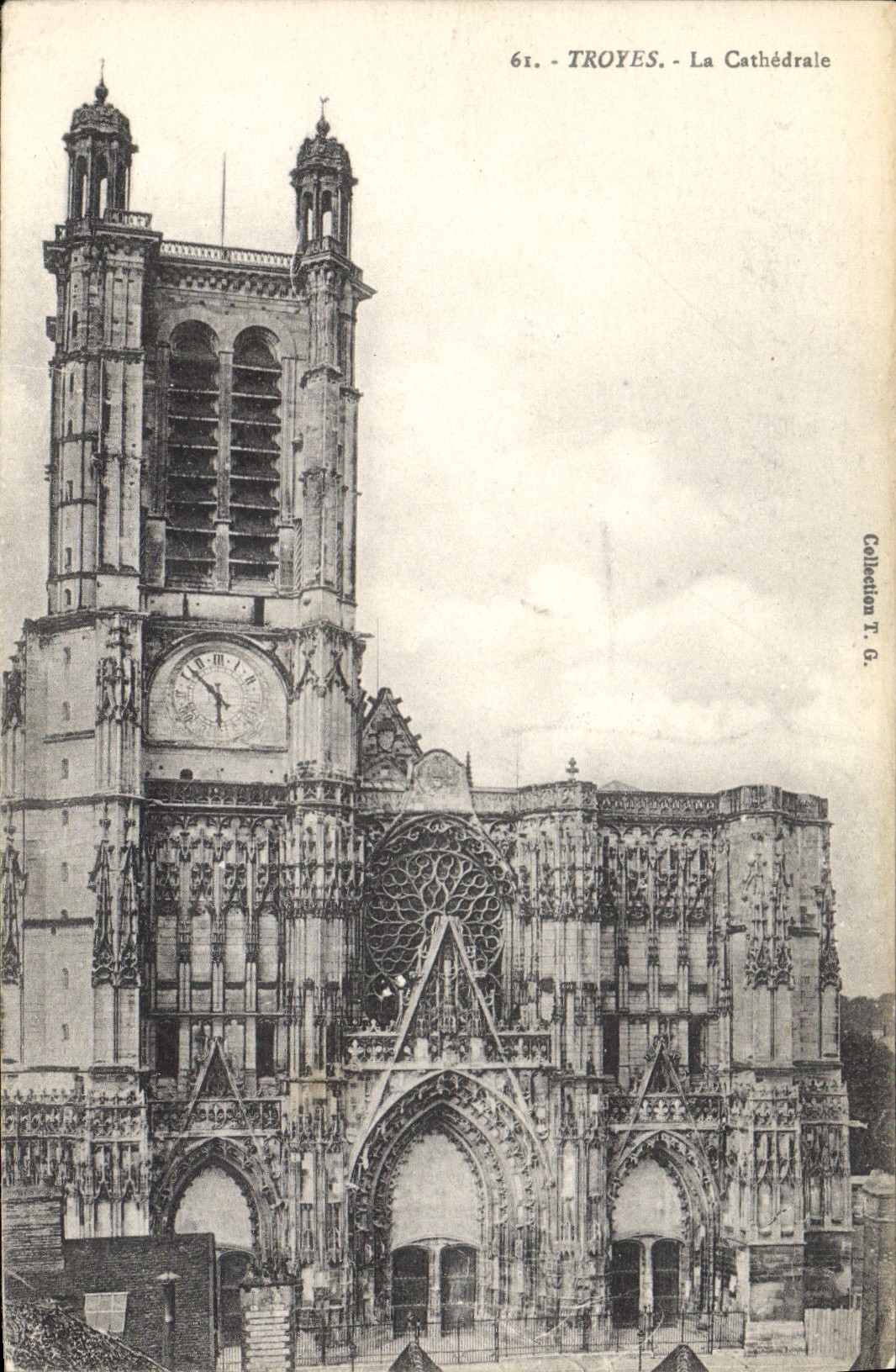 CPA Troyes La Cathedrale 