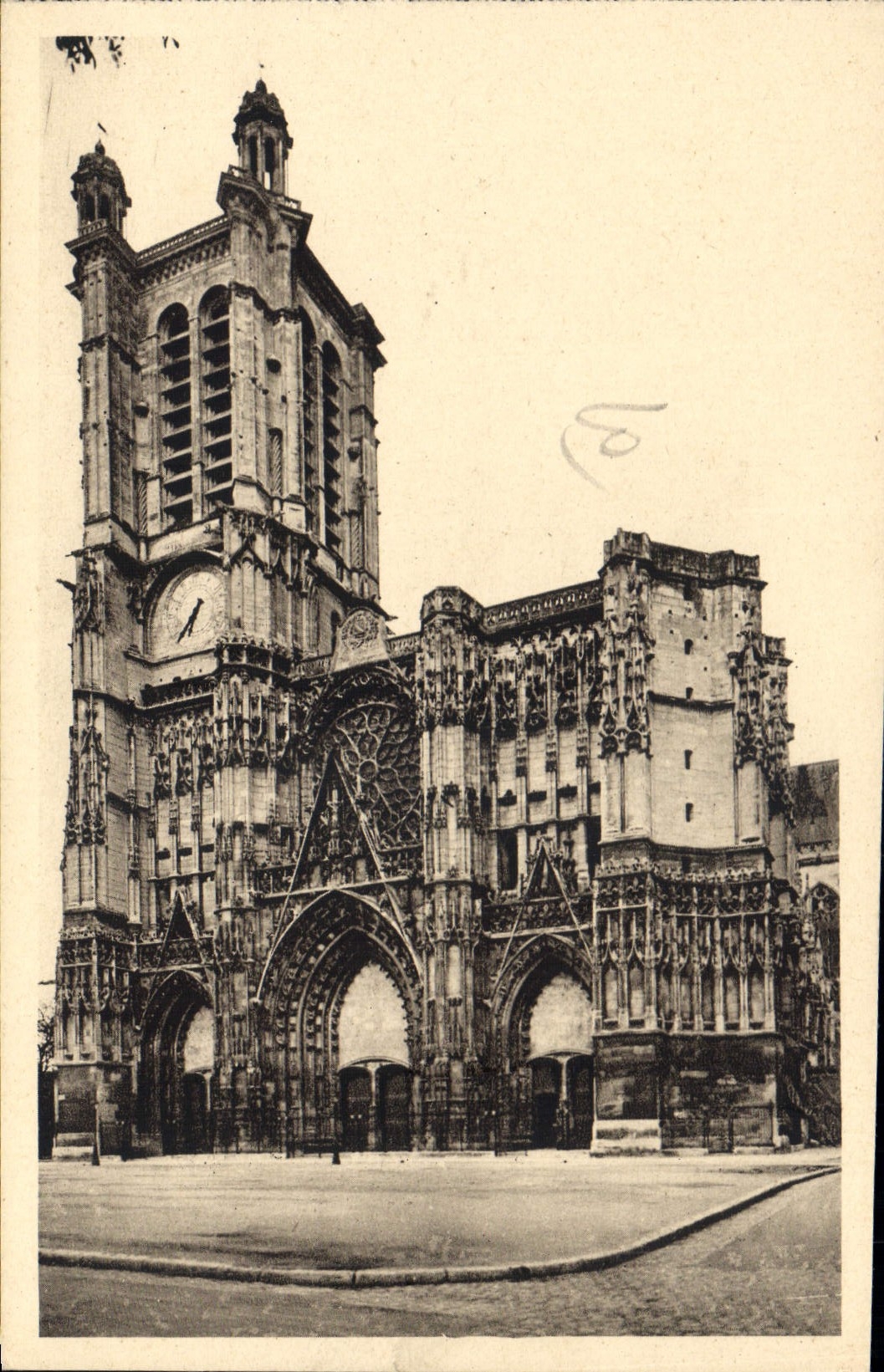 CPA Troyes Aube La Cathedrale Saint Pierre