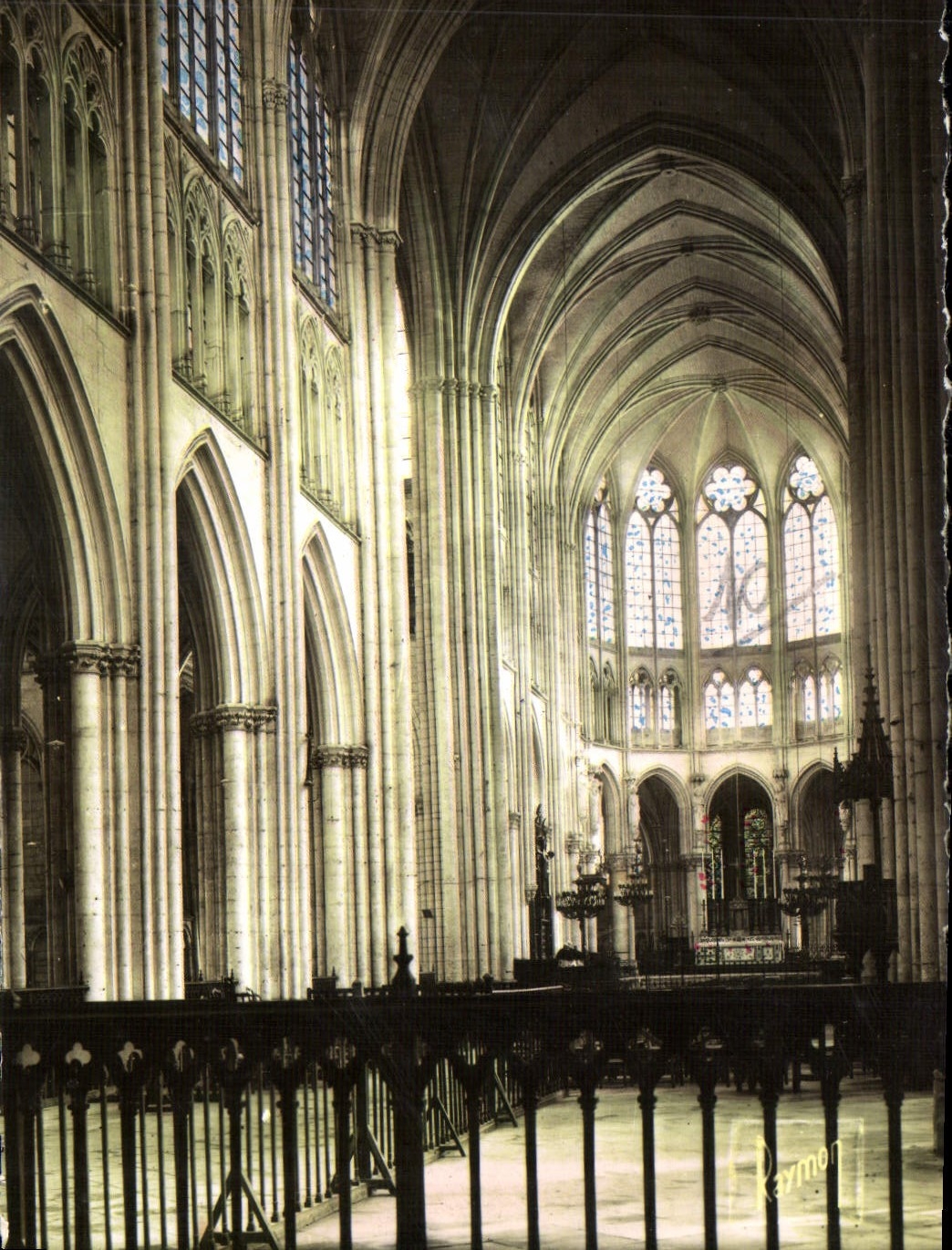 CPA Troyes Aube Interieur de la Cathedrale 