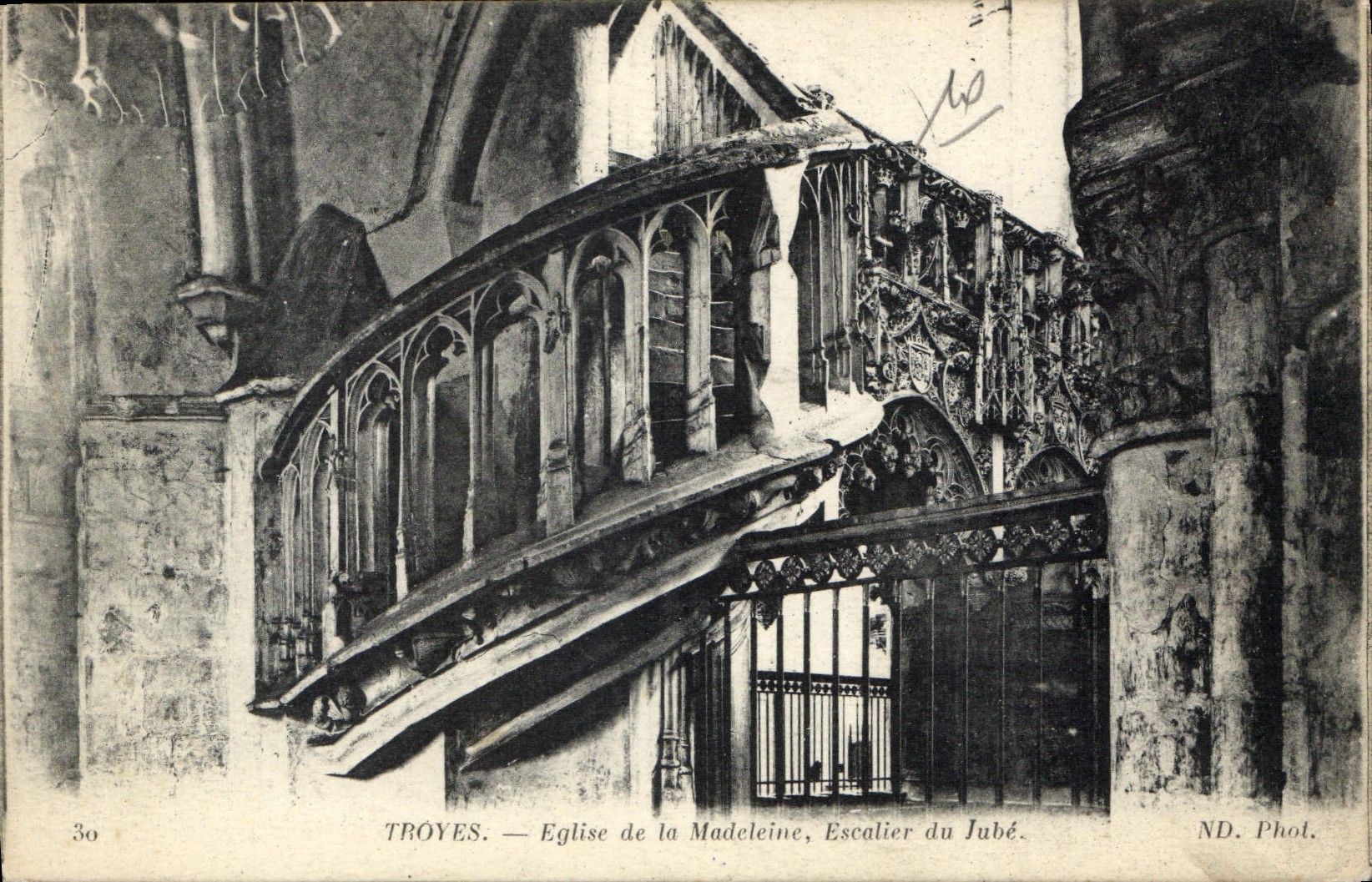CPA Troyes Eglise de la Madeleine Escalier du Jube 