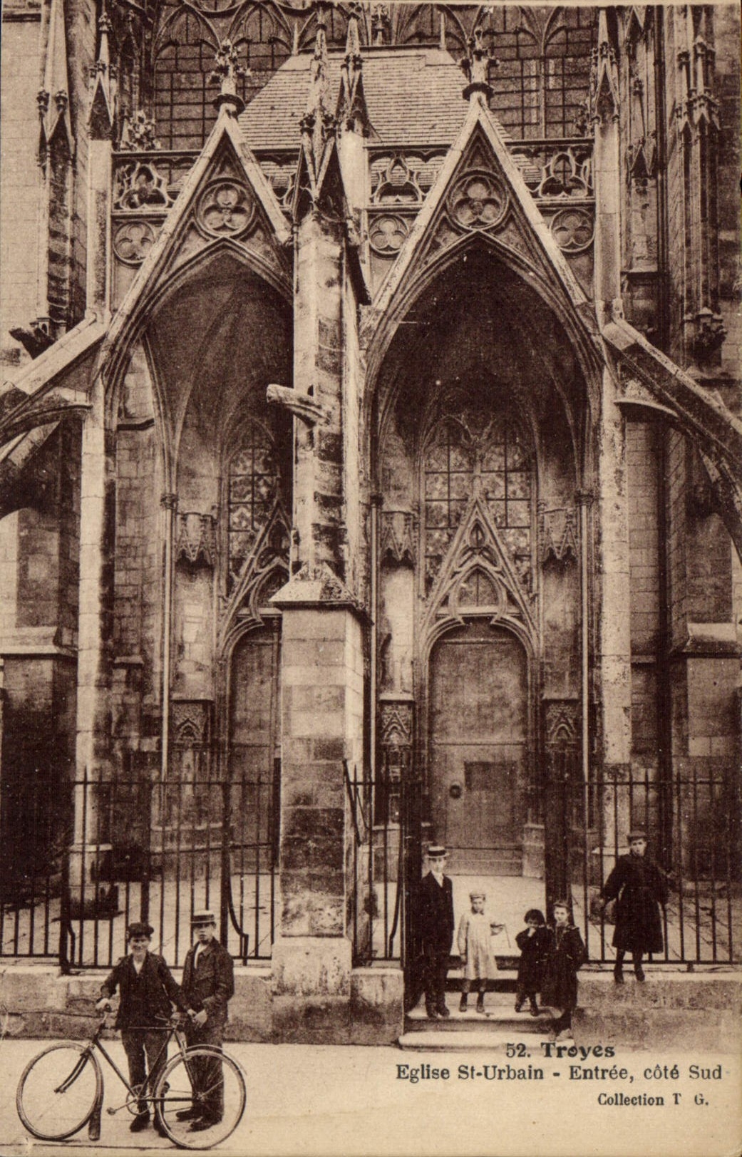 CPA Troyes Eglise St Urbain Entree Cote Sud Velo Cycle