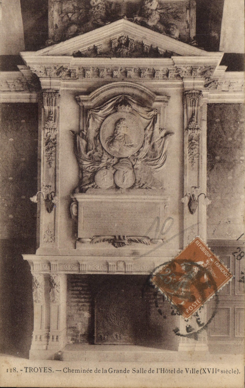 CPA Troyes Cheminee de la Grande Salle de l'Hotel de Ville 