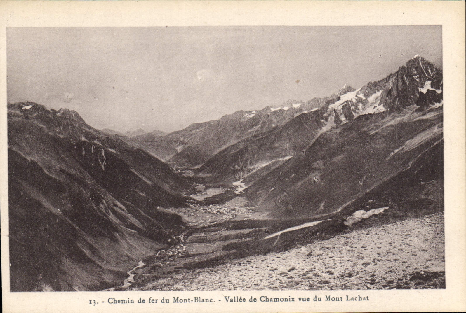 CPA Chemin de fer du Mont Blanc Vallee de Chamonix vue du Mont Lachat 