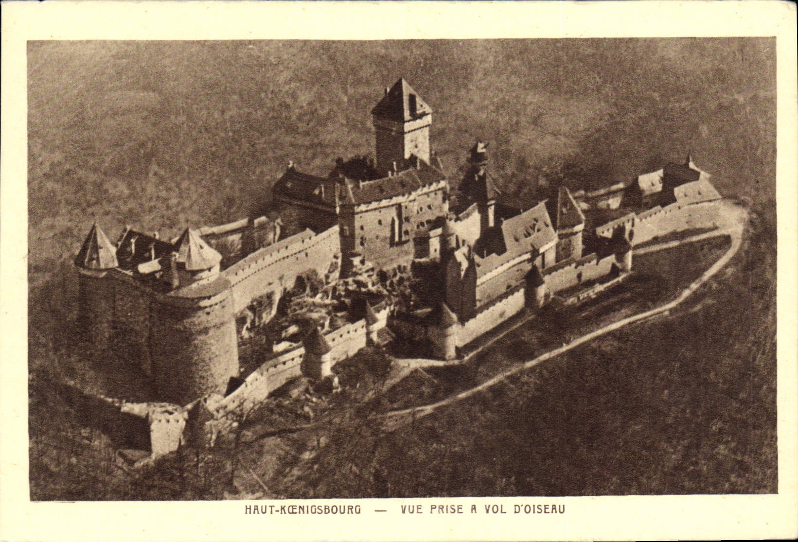 CPA Haut Koenigsbourg Vue prise a Vol d'Oiseau