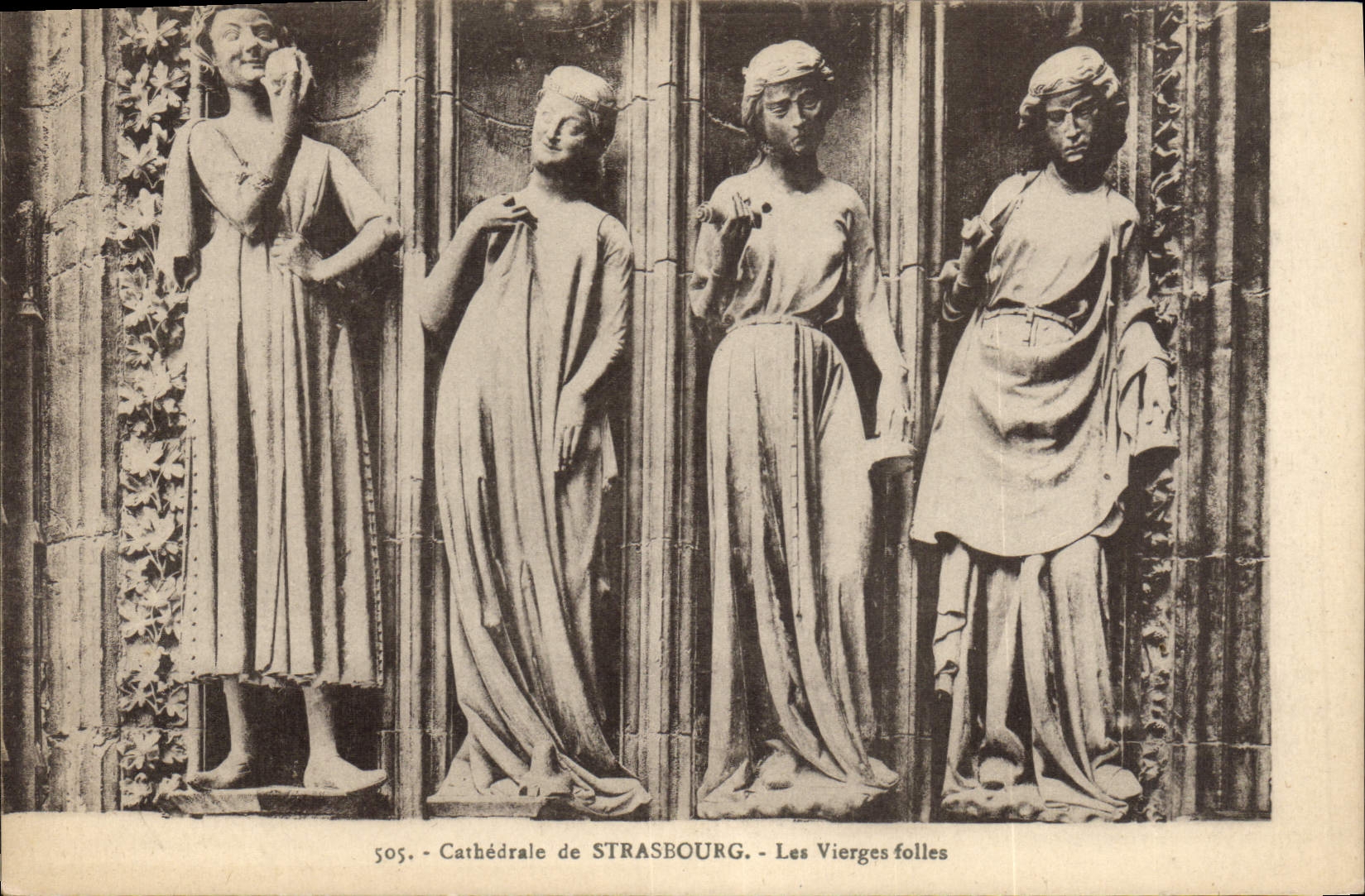 CPA Cathedrale de Strasbourg Les Vierge Folles 
