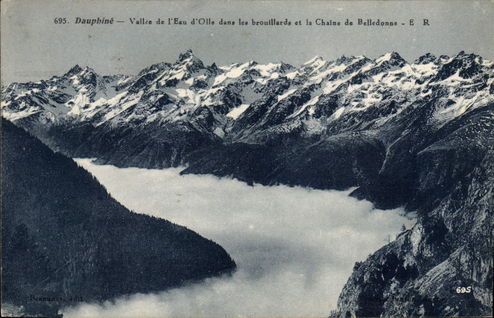 CPA Dauphine Vallee de l'Eau d'Olle dans les broullards et le Chains de Belledonne 