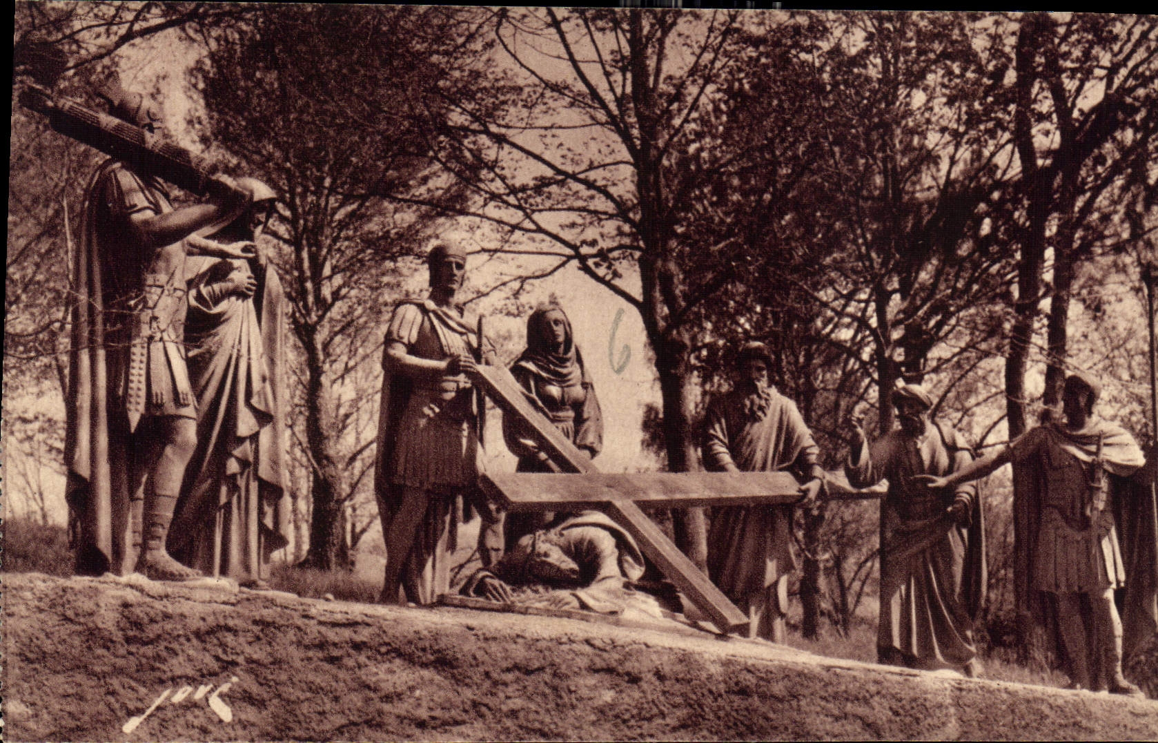 CPA Lourdes HP Le Calvaire IX Station Jesus tombe pour la troisieme fois