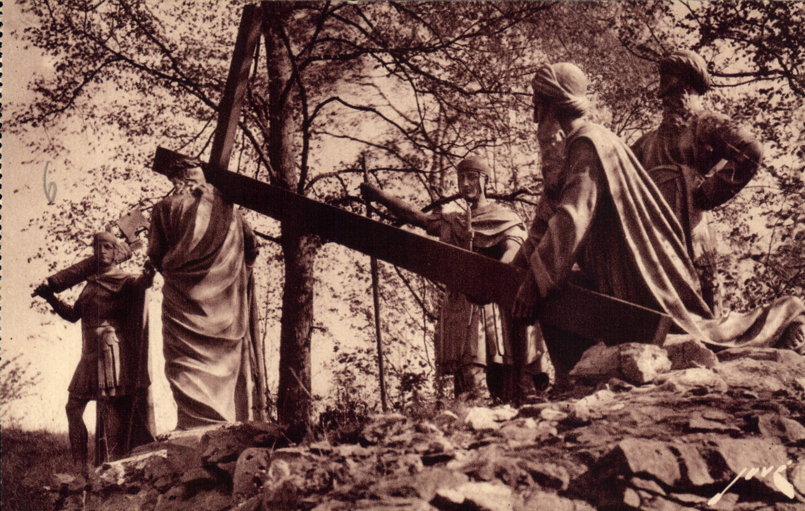 CPA Lourdes HP Le Calvaire V Station Simon le Cyrenean aide Jesus a porter sa Croix