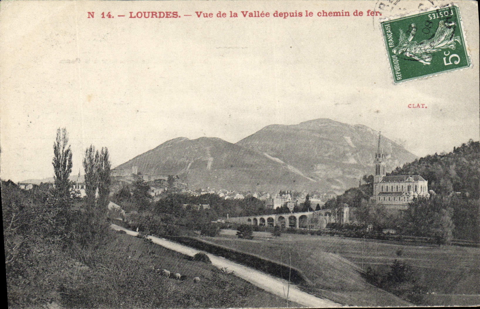 CPA Lourdes La Basilique et le Pic du Jer 