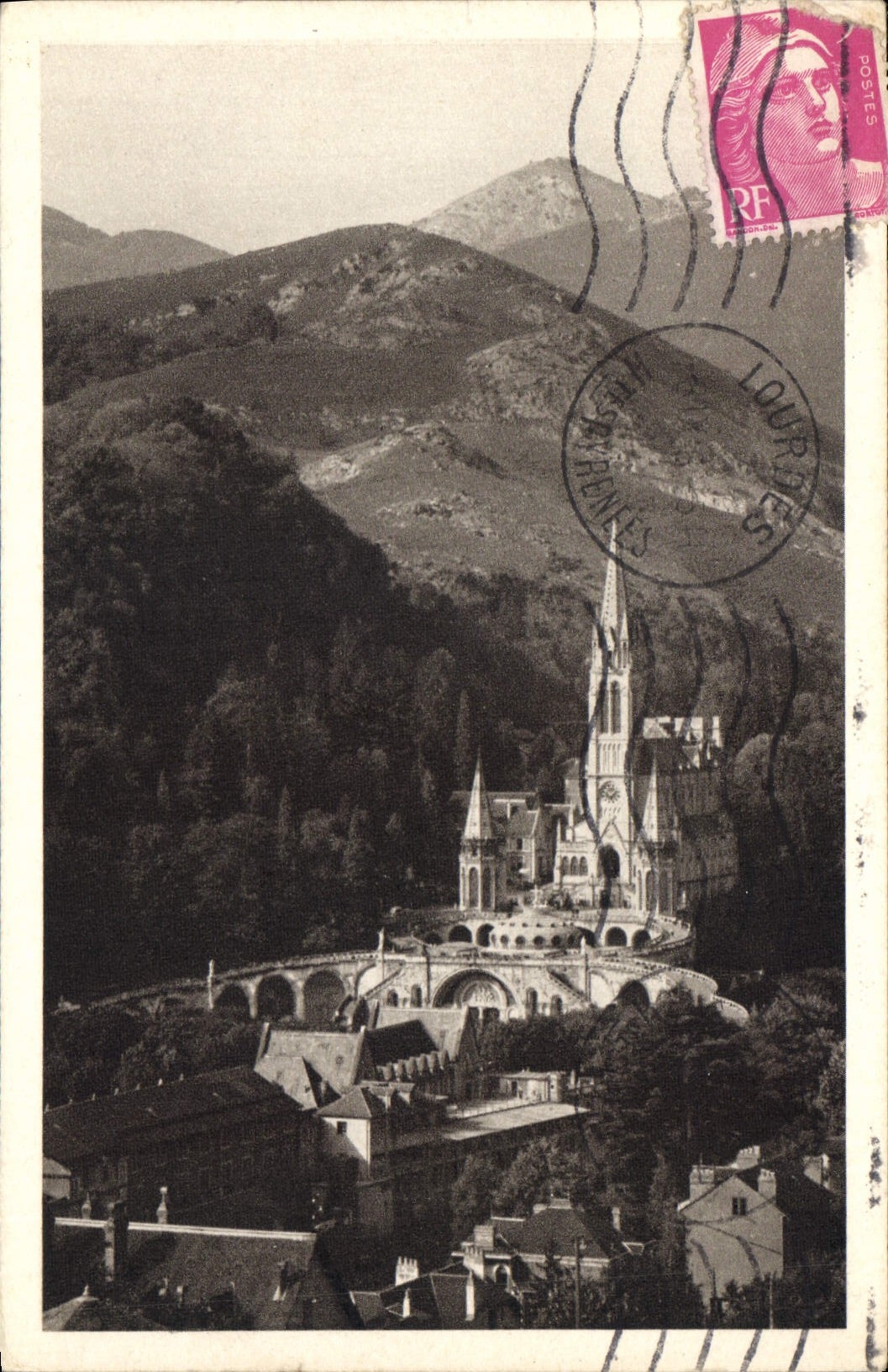 CPA Lourdes La Basilique 