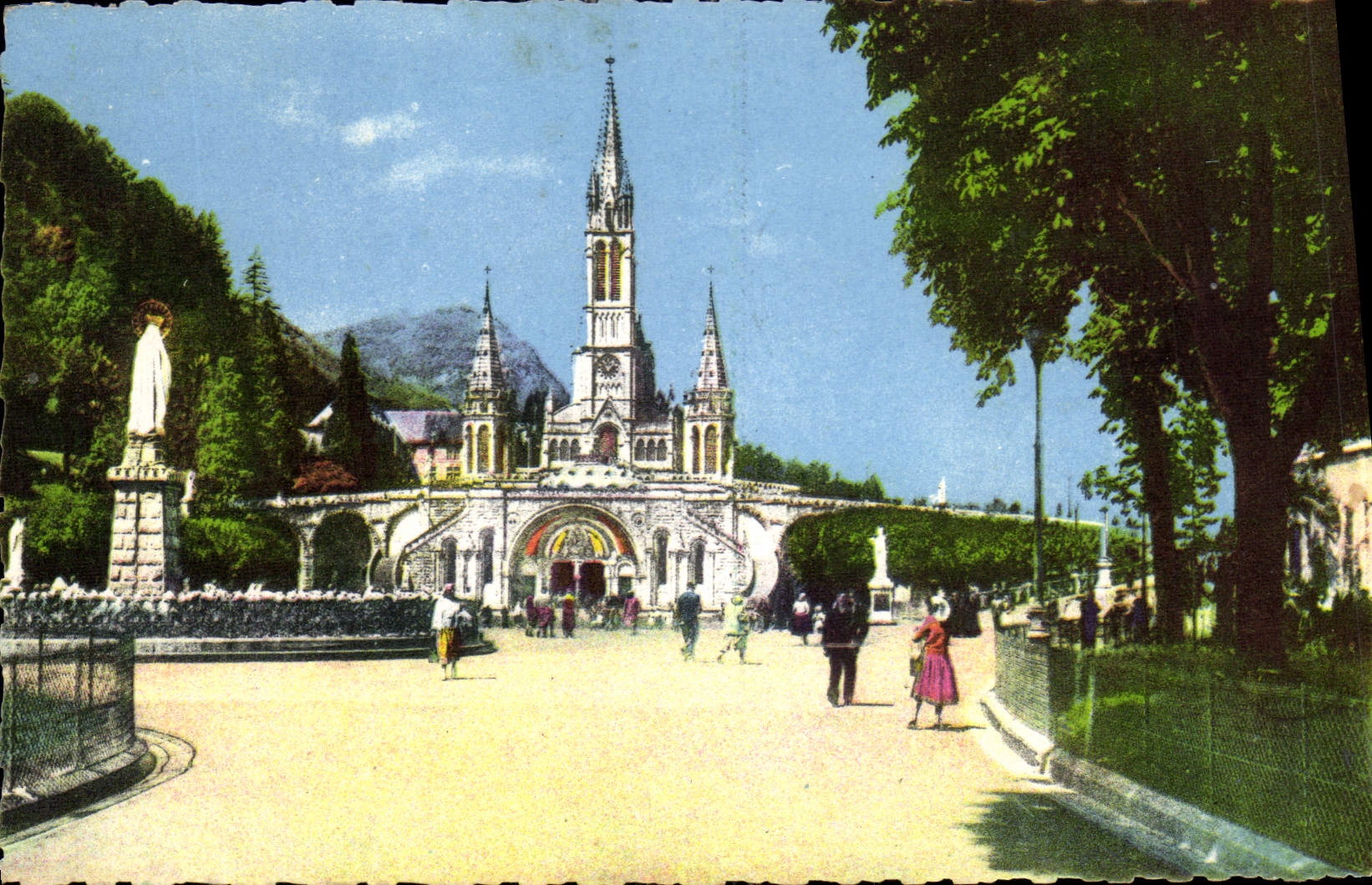 CPA Lourdes L'Apparition 