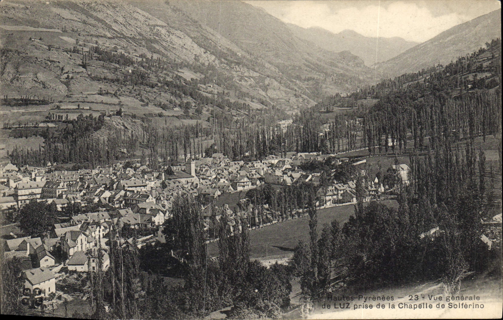 CPA Hautes Pyrenees Vue generale de Luz prise de la Chapelle de Solferino 