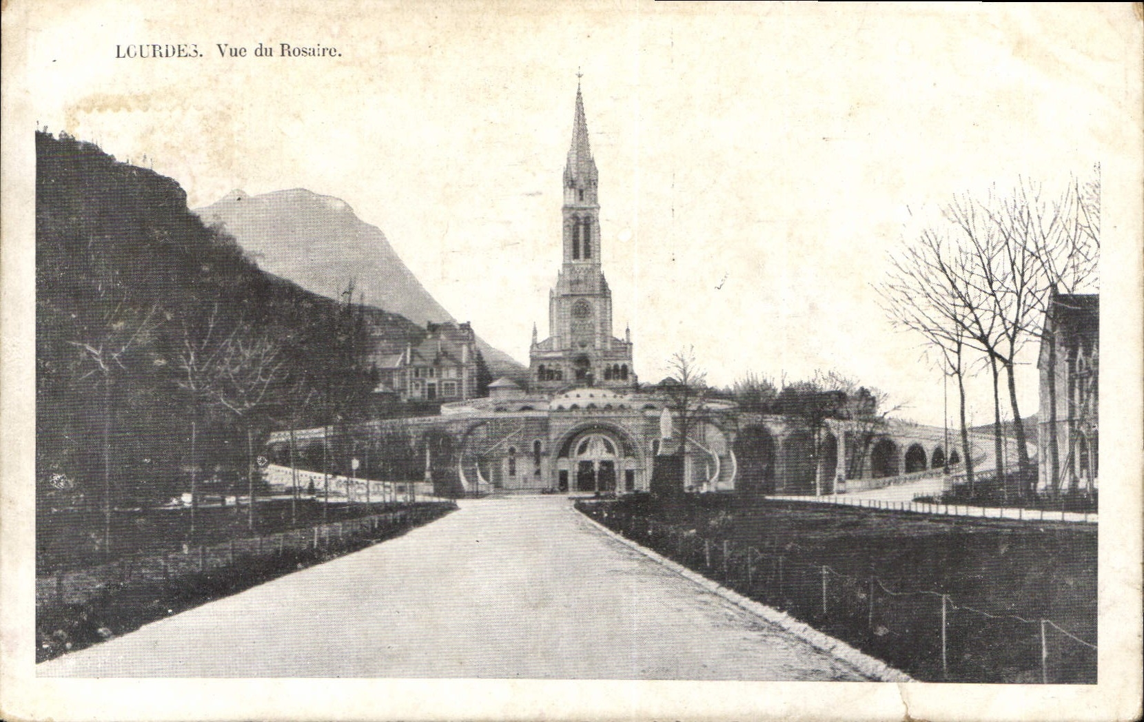 CPA Lourdes Vue du Rosaire 