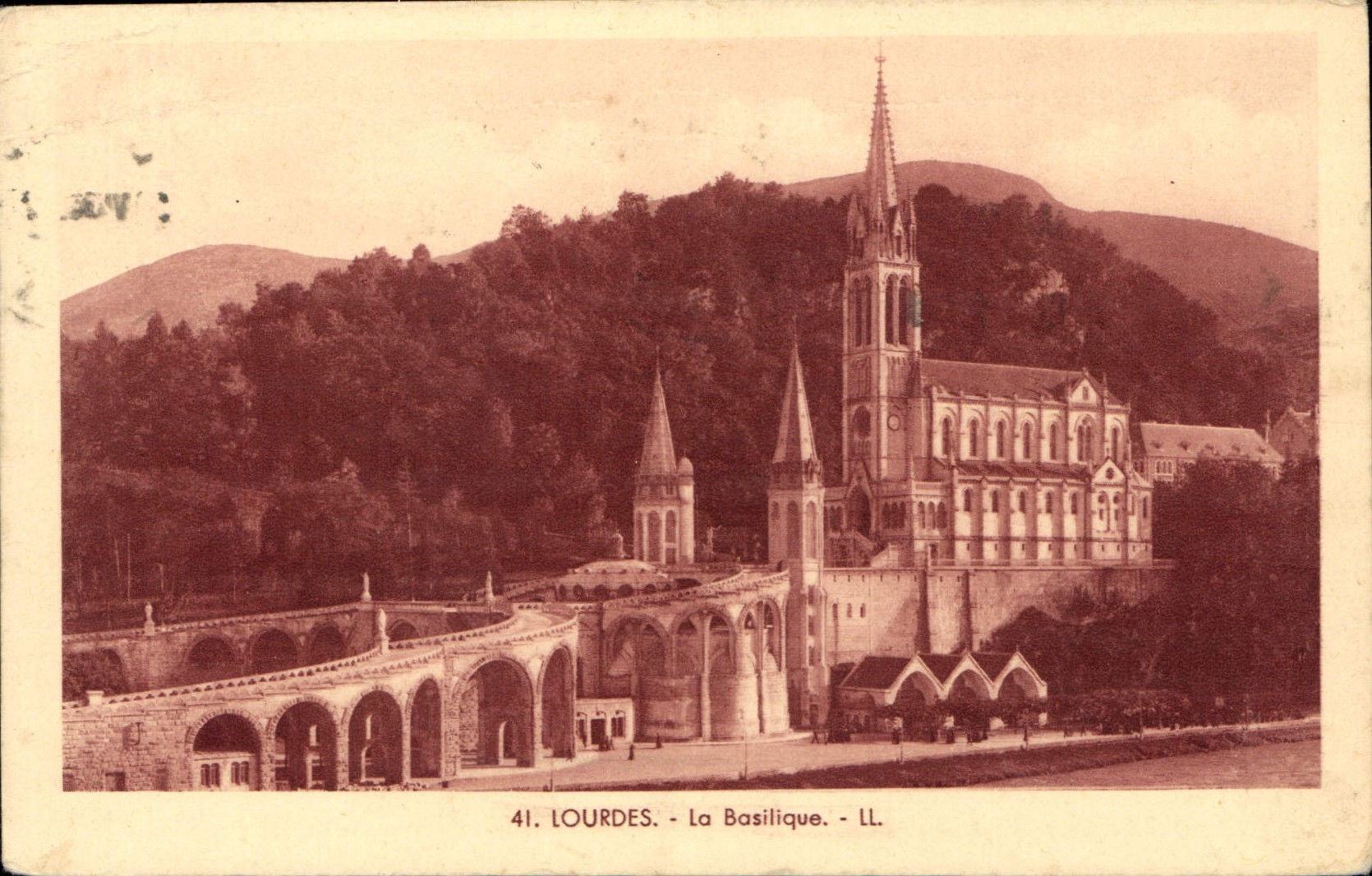 CPA Lourdes La Basilique 