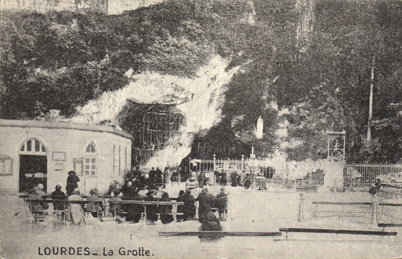 CPA Lourdes La Grotte 