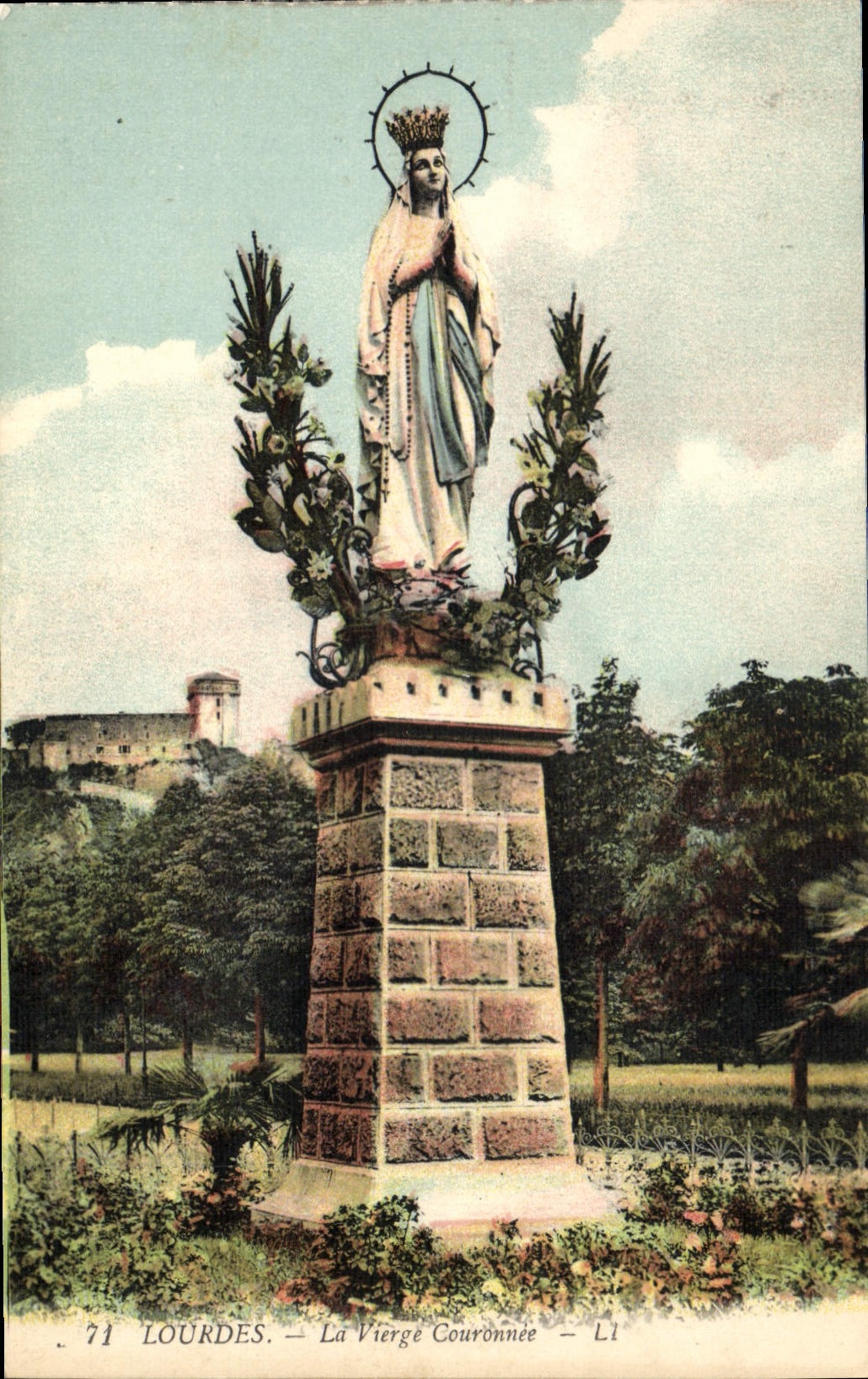 CPA Lourdes la Vierge Couronnee 