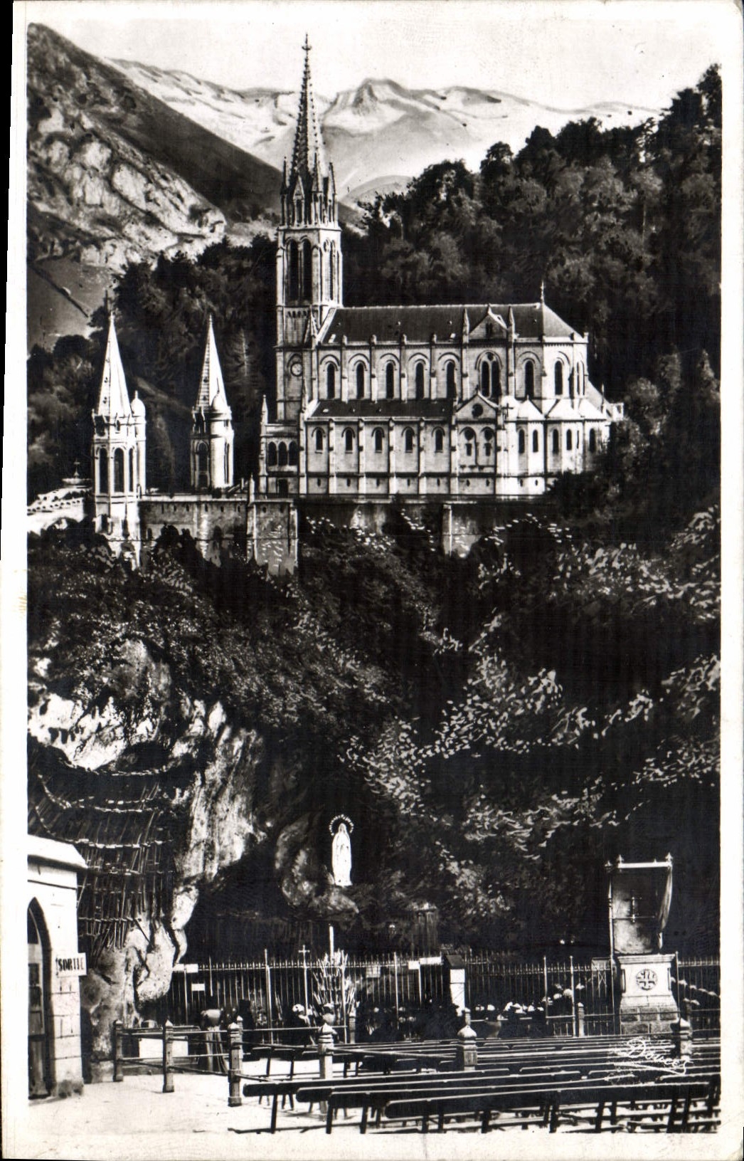 CPA Lourdes La Grotte et la Basilique 