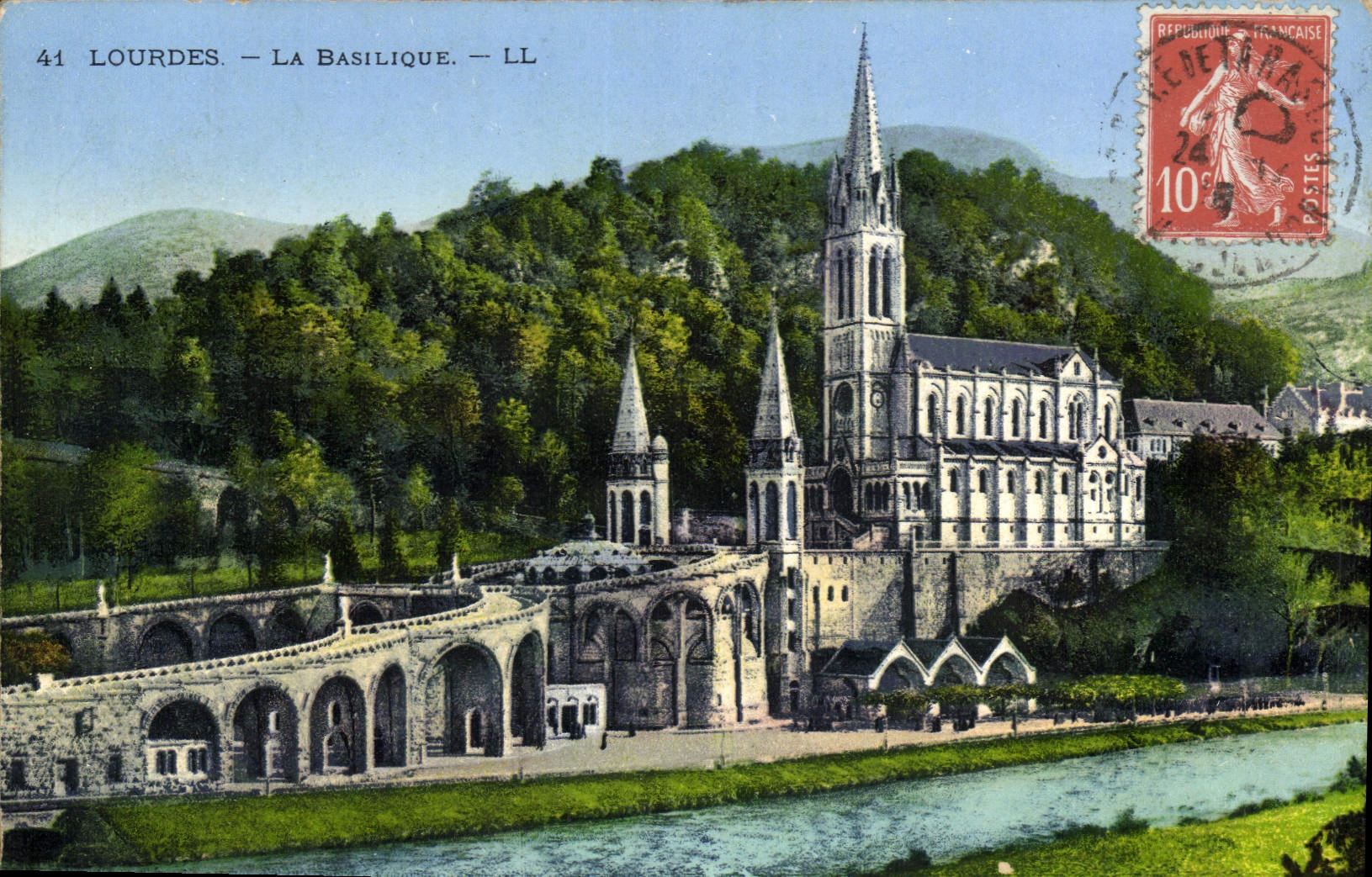 CPA Lourdes La Basilique 