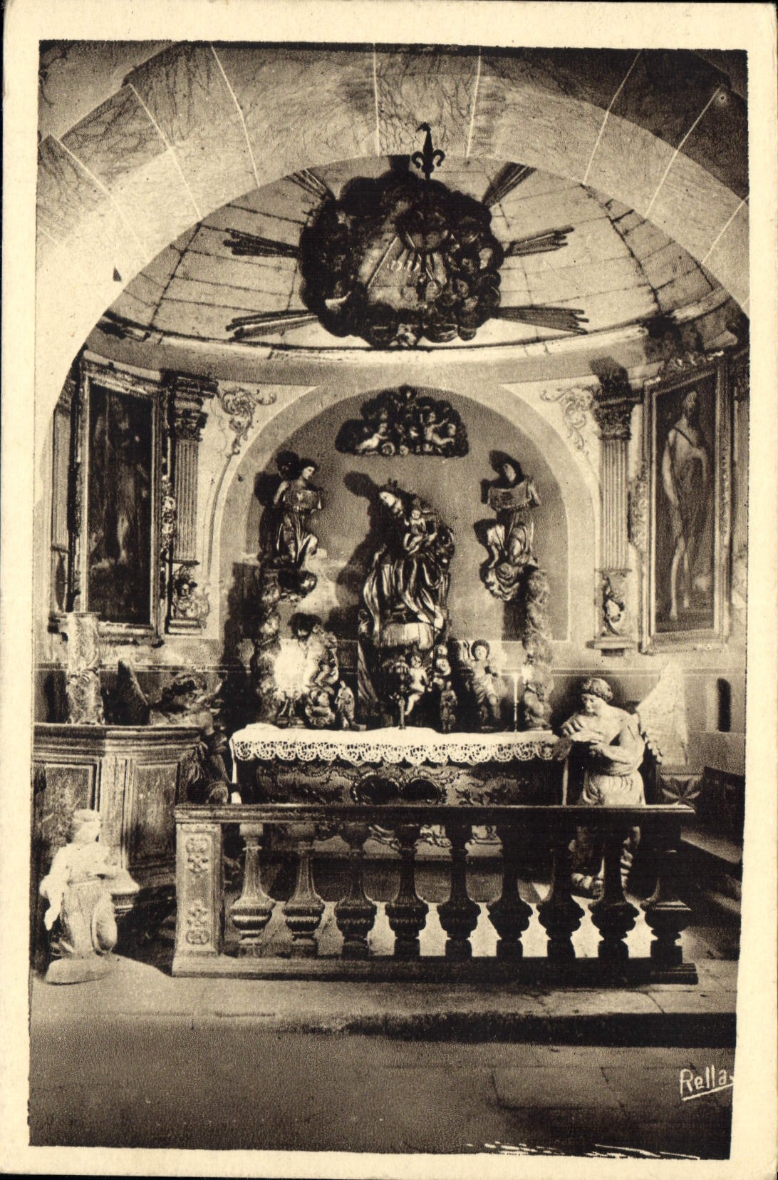 CPA Lourdes Le Chateau Fort Interieur de la Chapelle