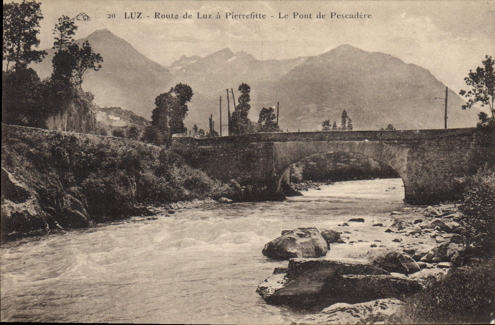 CPA Luz Route de Luz a Pierrefitte Le Pont de Pescadere 