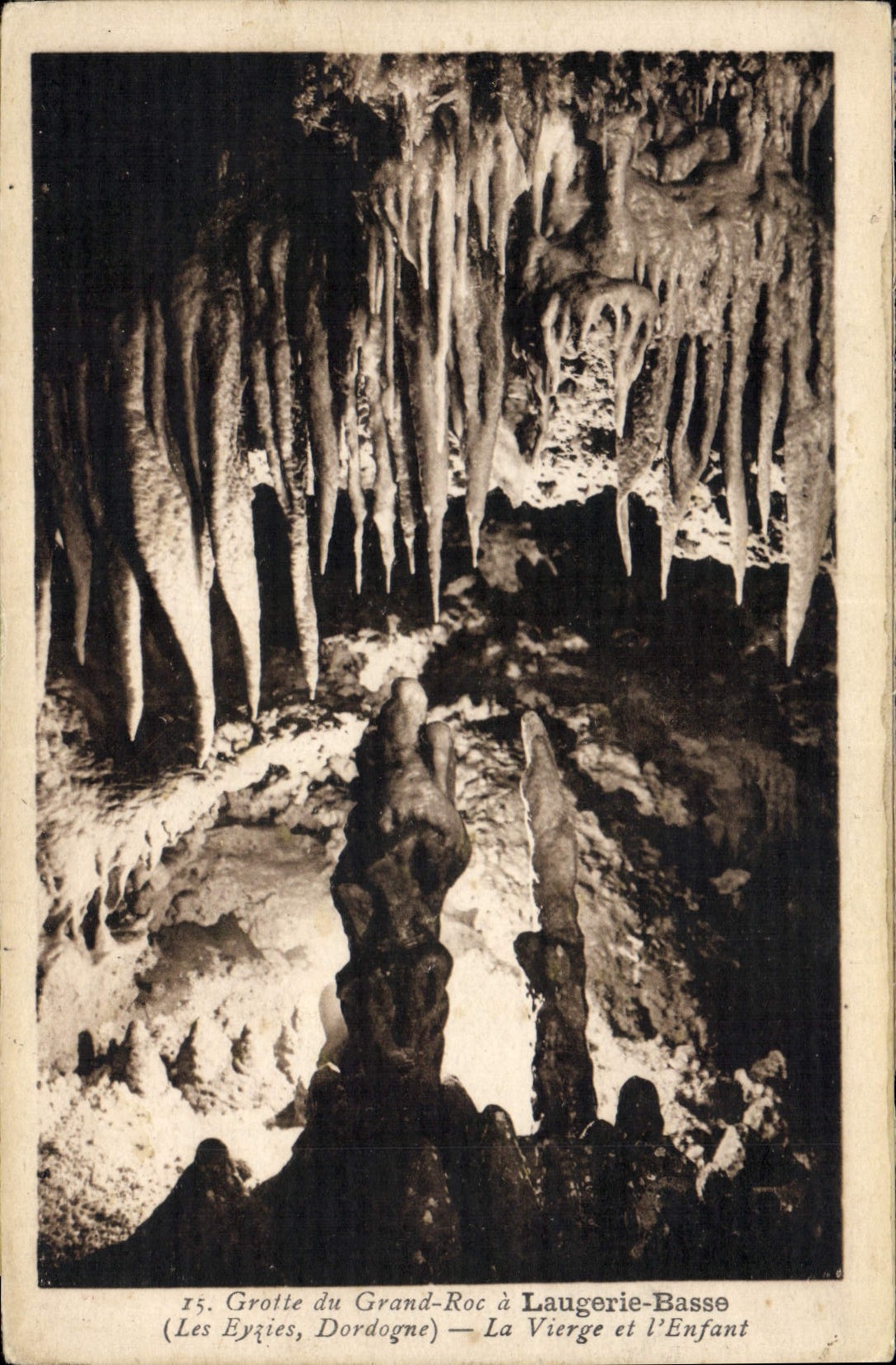 CPA Grotte du Grand Roc a Laugerie Basse 